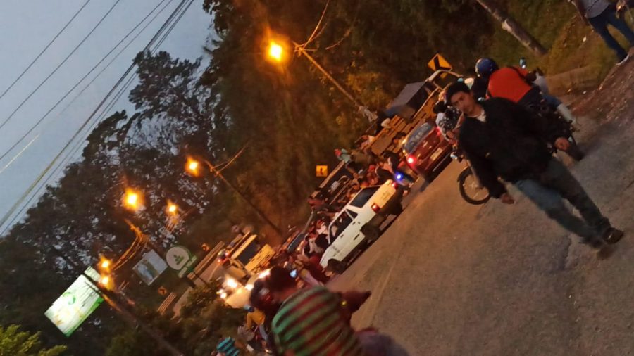 Cierre de vía a Latacunga: Manifestantes llegan hasta La Maná