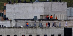 Hallan a siete presos ahorcados en la Penitenciaría