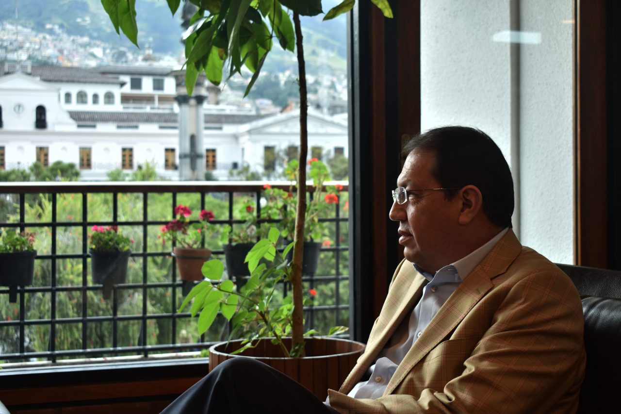 Tiempo. Santiago Guarderas lleva tres semanas en la Alcaldía de Quito