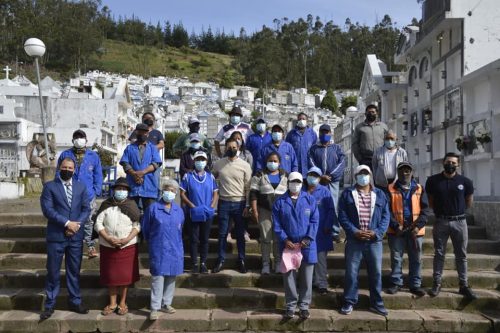 Cementerios de Pelileo abrirán para el feriado del Día de los Difuntos