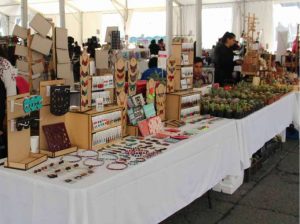 Ferias artesanales en seis parroquias de Ambato este feriado