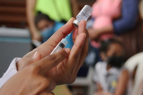 El proceso de vacunación continúa en Ecuador.