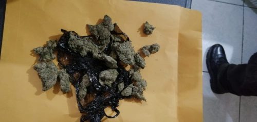 En Baños de Agua Santa, un hombre fue encontrado con 30 gramos de marihuana.