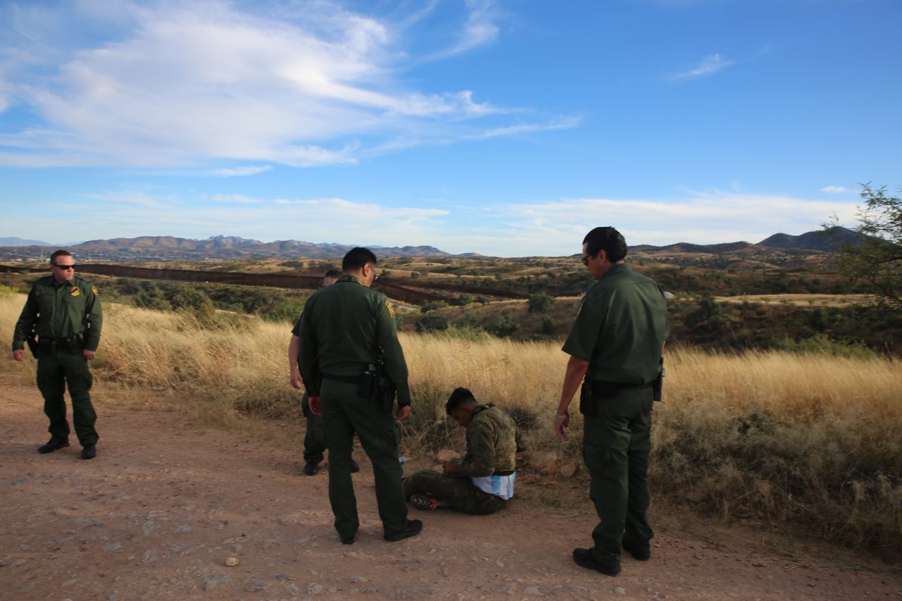 Operativo joven de 19 años es detenido en la frontera con Estados Unidos (Foto: Cancillería Ecuador)