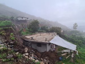 Alud arrasó 11 casas en Pimampiro