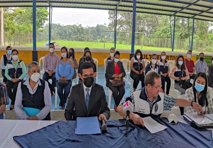 Posturas. Algunos temen retornar a clases. Representantes de Salud le apuestan a la vacuna.