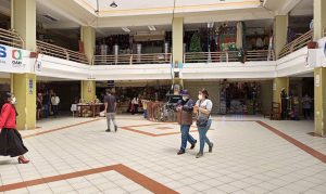 Vendedores del mercado Artesanal aseguran que perdieron este feriado