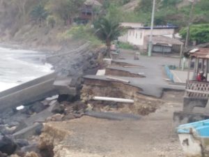 Estero de Plátano está en peligro por fuertes oleajes