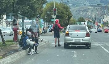 Los conductores dicen sentir temor cuando ven a los limpiaparabrisas.