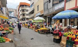 Las ventas informales son la principal causa de malestar para los comerciantes de la red de plazas y mercados.