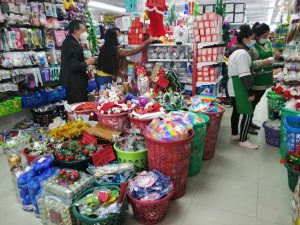 Comercios en Loja se reactivan en fechas navideñas
