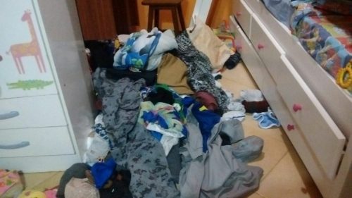 Ladrones se llevaron joyas y aparatos de valor de una casa en Huachi Grande