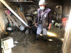 10 casas inundadas con aguas servidas en San Luis de Tiugua en Ambato