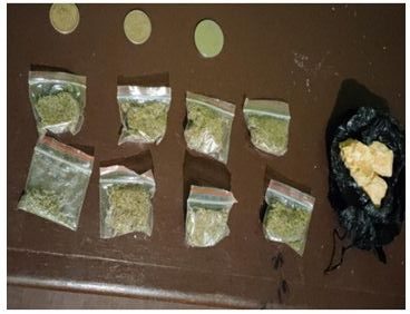 Capturan a un vendedor de cocaína y marihuana en el centro de Ambato.