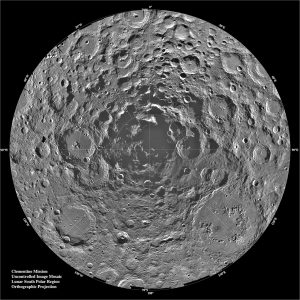 Escombros terrestres formaron los cráteres lunares