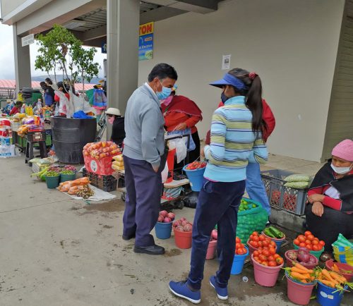 Varios son los adolescentes que abandonan su formación académica y trabajan.