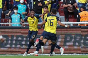 Ecuador gana (1-0) a Venezuela y se mantiene en el tercer lugar
