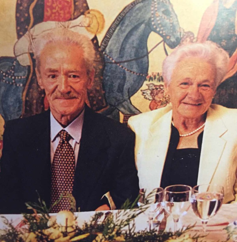 Óskar Purtschert (1920-2013) y su esposa Edith, en una foto de la página web de la empresa que fundaron: Floralp.