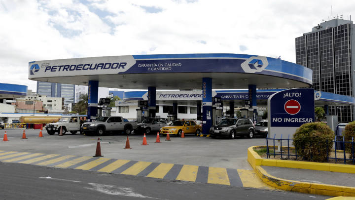 Seis empresas autorizadas para importar combustible y gas
