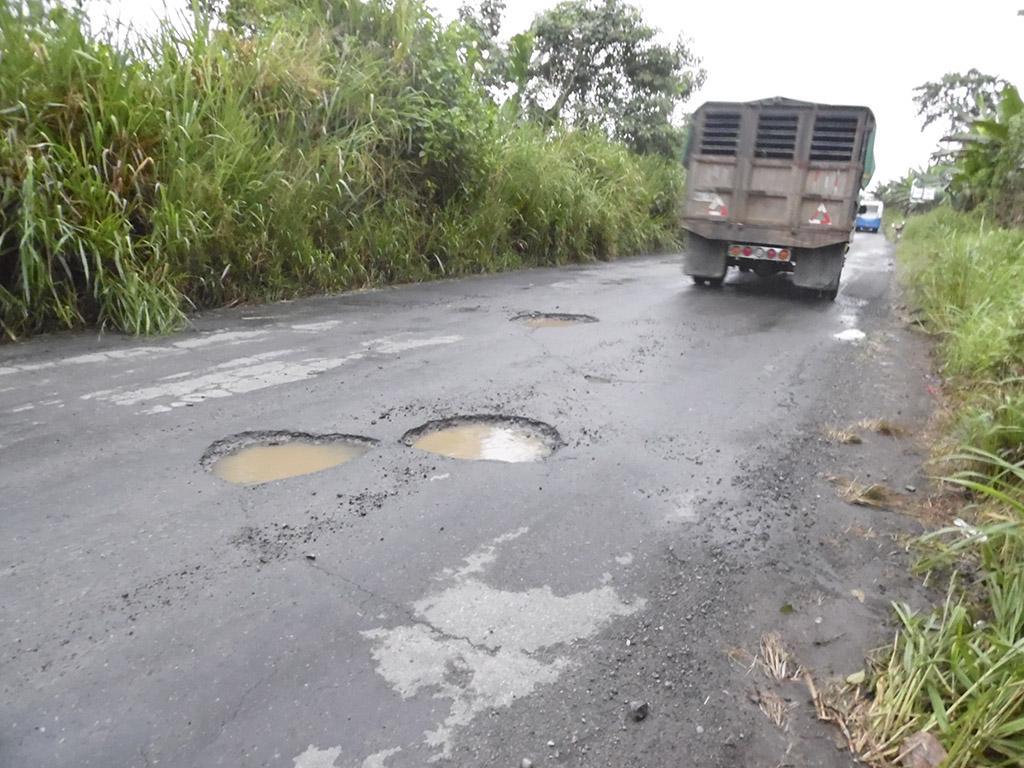 PROBLEMA. El mal estado es la regla en gran parte de la red vial ecuatoriana.