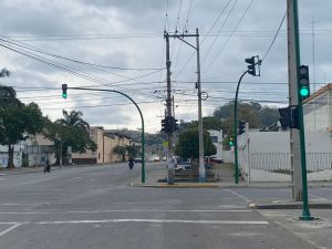 Instalan dos intersecciones  semafóricas en Esmeraldas