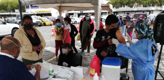Imagen de una jornada de vacunación anticovid en el sur de Quito.