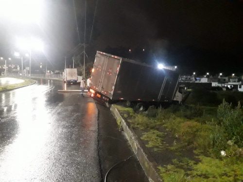 Así fue encontrado el pesado carro, tras el siniestro registrado la madrugada de hoy.