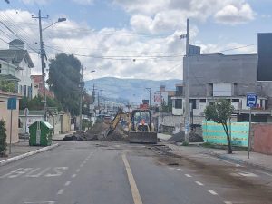 Ambato con una red de tuberías en mal estado