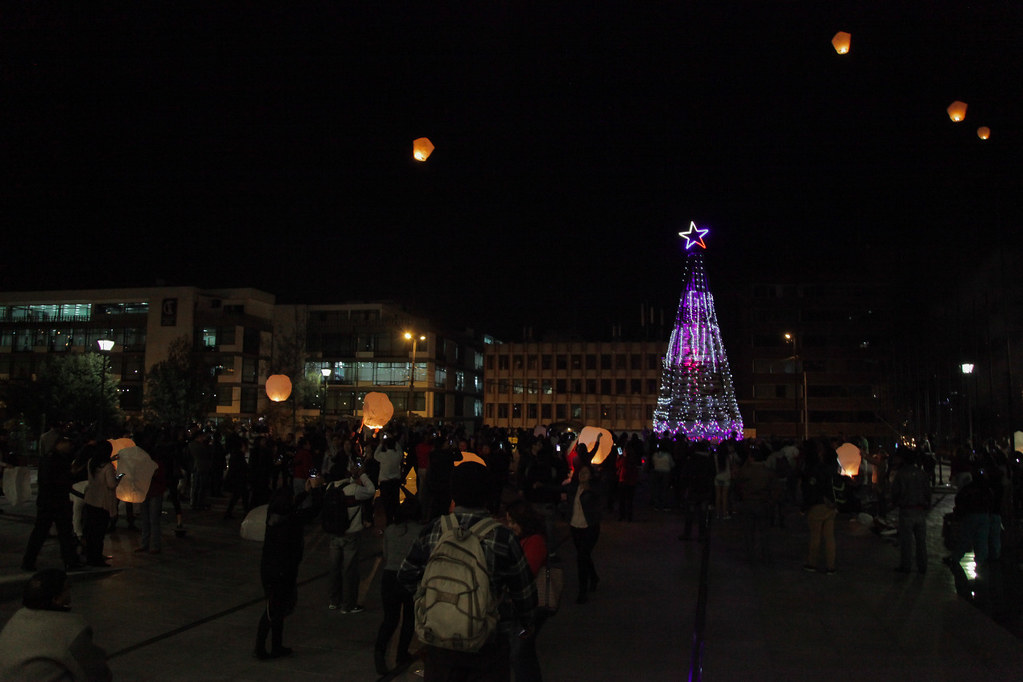 Foto referencial. Encendido del árbol de Navidad de la Asamblea en el año 2017.