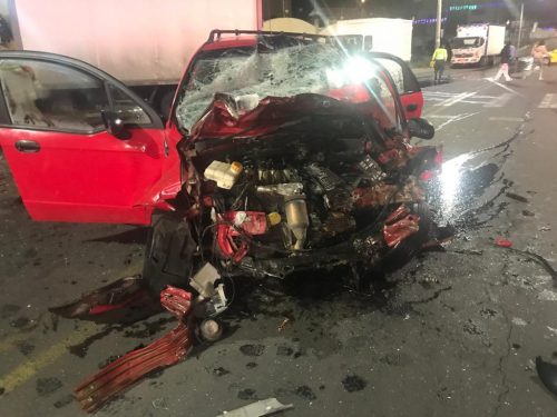 Un muerto y tres heridos deja accidente de tránsito al norte de Ambato