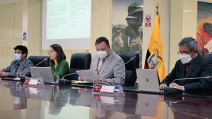 COE confirma obligación de certificado de vacunación en lugares públicos