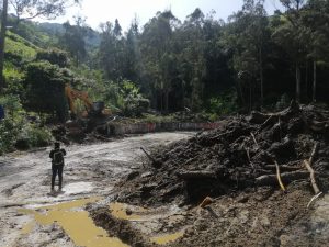 Continúa la búsqueda de cuerpos en la vía Loja – Chuquiribamba