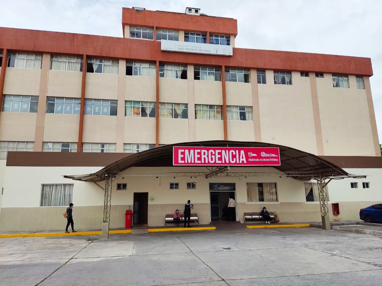 Hospital. El San Vicente de Paúl volvió a tener un alto flujo de pacientes con Covid-19, a pesar de que aún no se llega al 100% de ocupación hospitalaria.