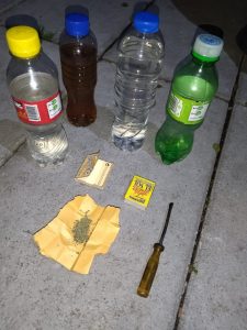 Decomisan marihuana, un destornillador y licor alrededor del parque 12 de Noviembre