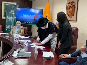 Gobierno Provincial de Tungurahua firma 12 contratos para mejoras viales