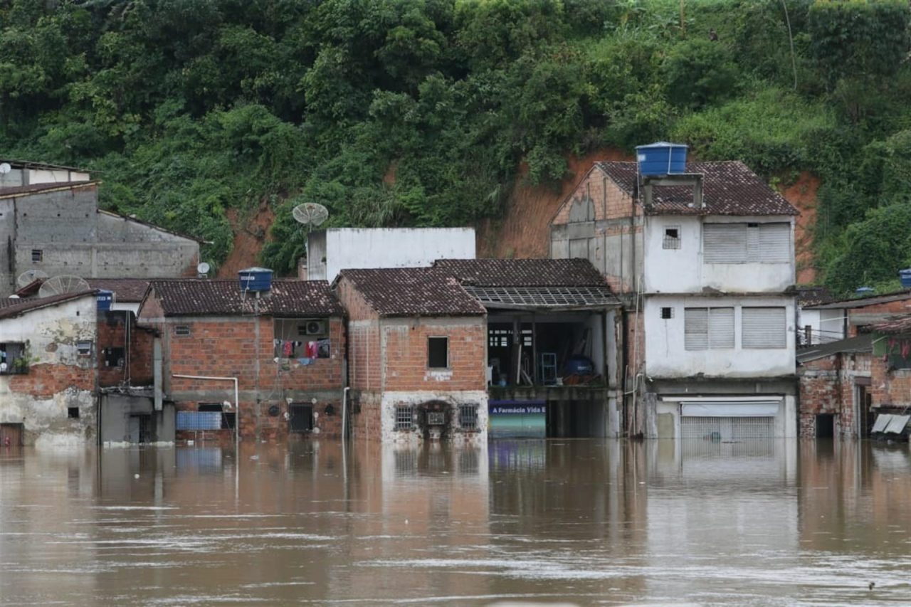 Las fuertes lluvias caídas en el noreste de Brasil han causado 18 muertes y dejado a 16 mil personas damnificadas desde noviembre, solo en Bahía.