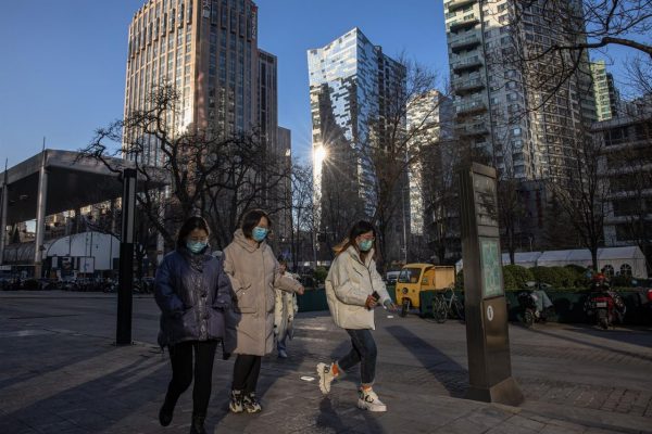Ciudad china exige test negativo para ir al trabajo