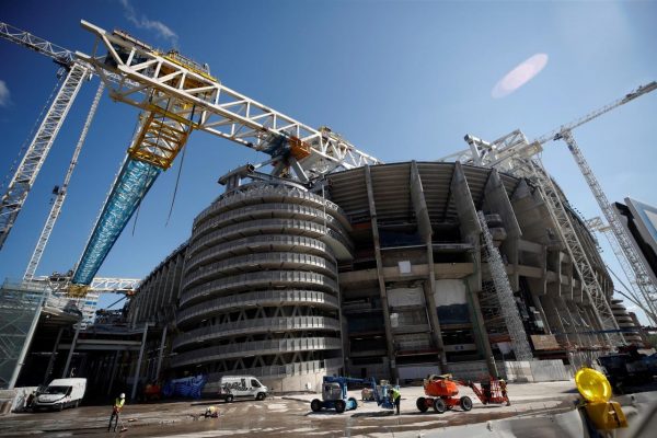 El estadio del Real Madrid tendrá césped de ciencia ficción