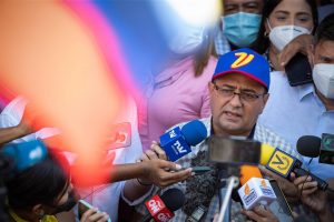 Gobernador de Barinas pide fondos a Maduro