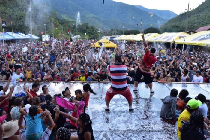 Zamora sin carnavales, COE prohibió festejos
