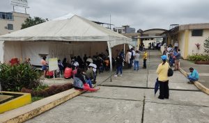 Colapso en hospitales de Santo Domingo