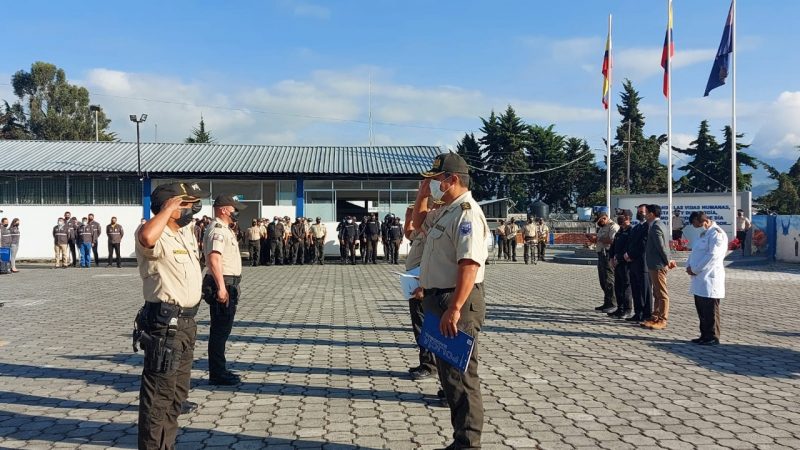 Reconocimiento a personal policial de Loja