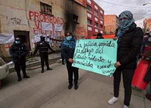 Bolivianas, hartas de la violencia y la justicia