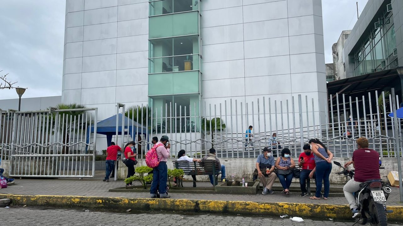 PANORAMA. En los hospitales la situación epidemiológica continúa crítica.