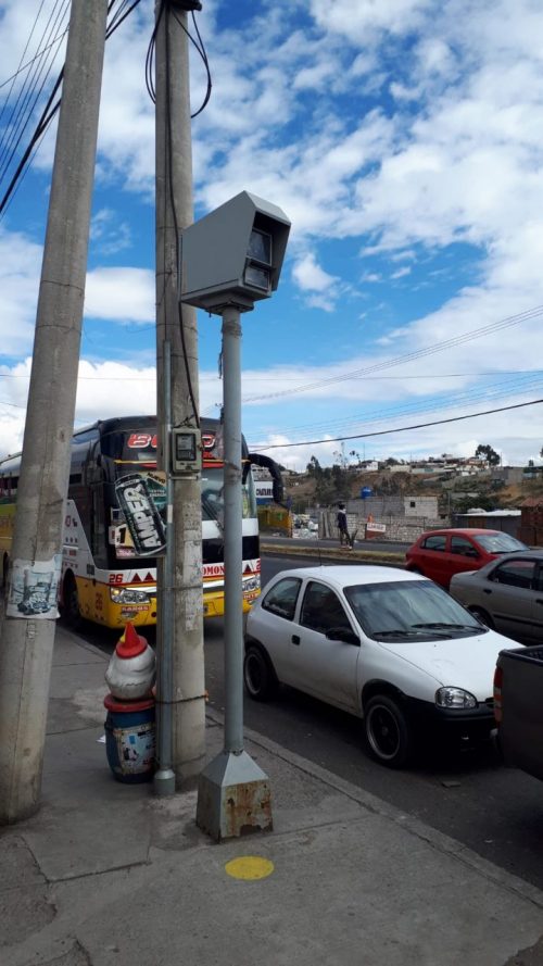Nadie retira el fotoradar de la avenida Bolivariana