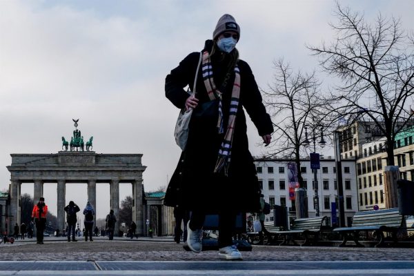 La aplicación de restricciones como el uso de mascarilla genera fuerte resistencia en Alemania.