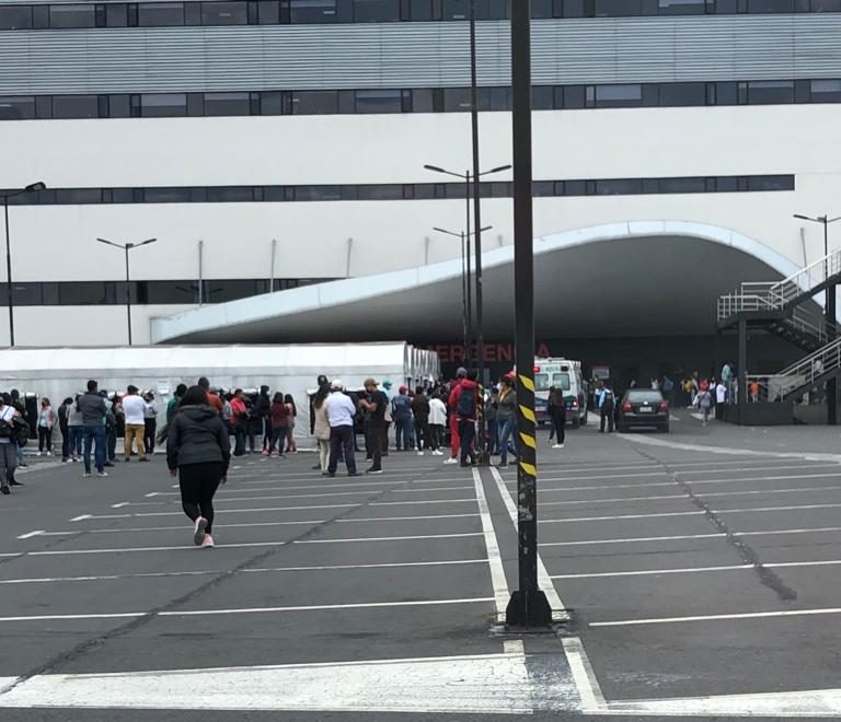 Exteriores del hospital IESS Quito sur. Foto tomada el 17 de enero de 2022.