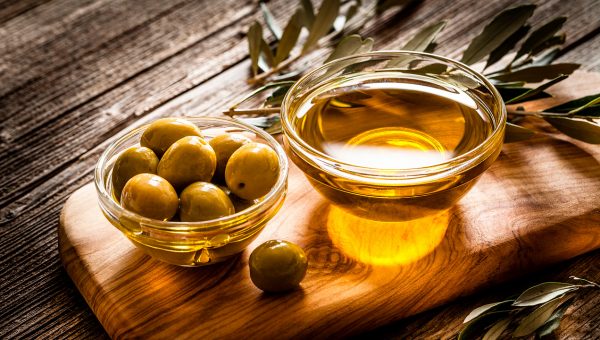 El consumo de aceite de oliva suele estar asociado, en general, a hábitos más saludables.