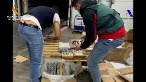 Hallan en España 2 toneladas de droga llegadas de Ecuador