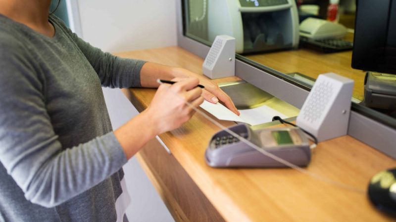 Pagos de servicios públicos mayores a $76 a través del sistema financiero solo por medios electrónicos